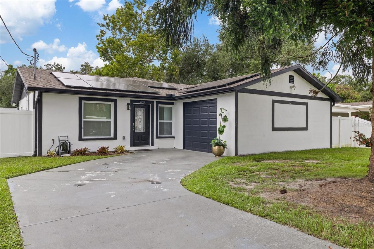 3209 E Hanna Ave., Tampa, FL 33610
