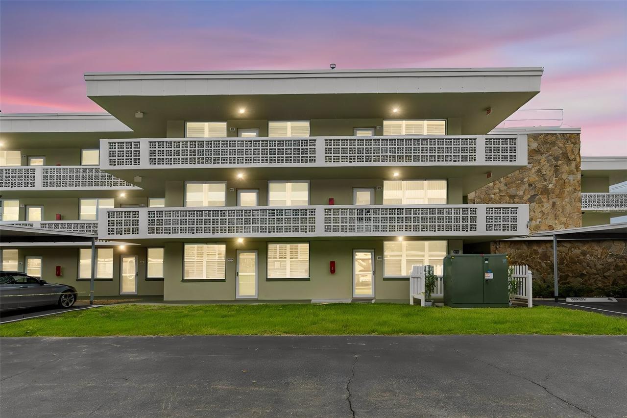 4885 1st St Ne #307, St Petersburg, FL 33703