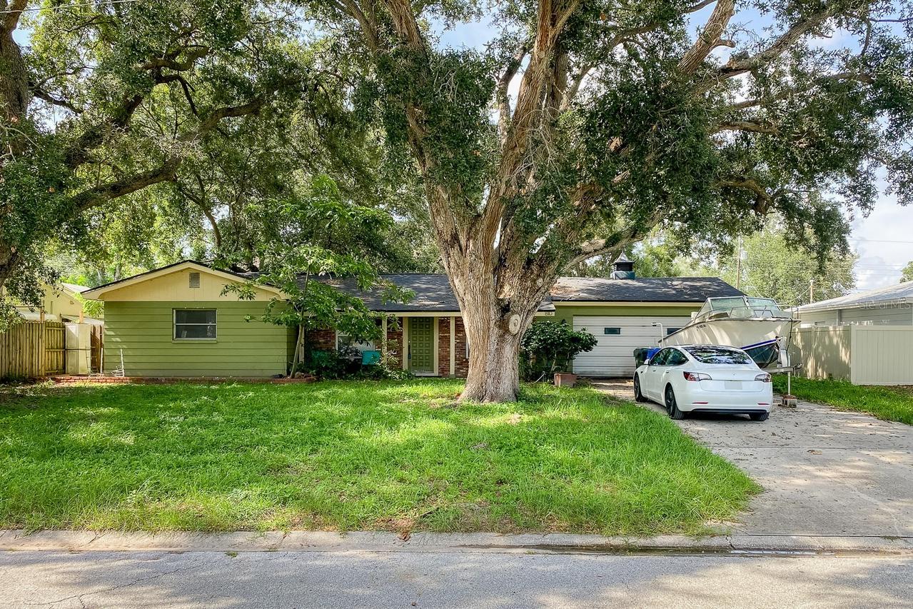 810 Orange View Dr., Largo, FL 33778