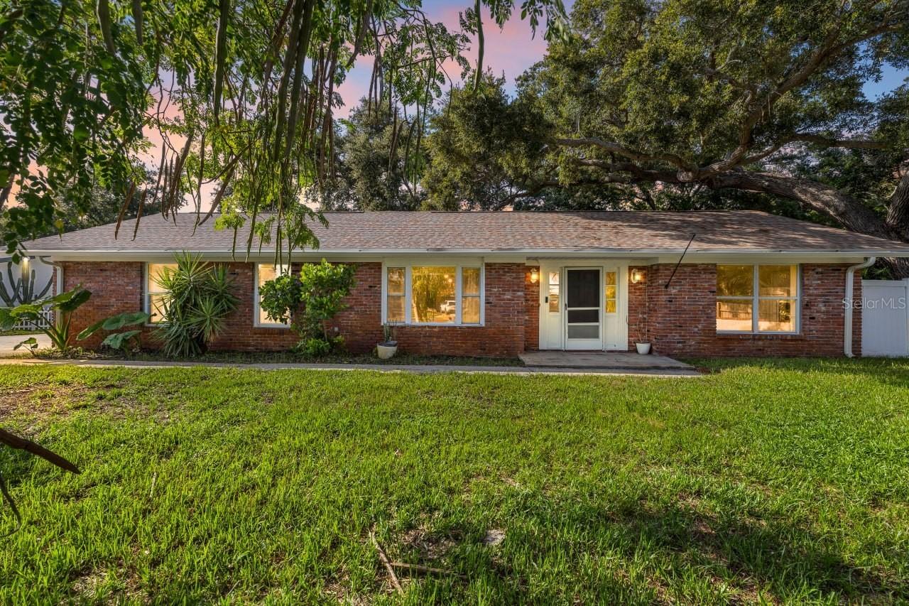 13589 101st Ter., Seminole, FL 33776