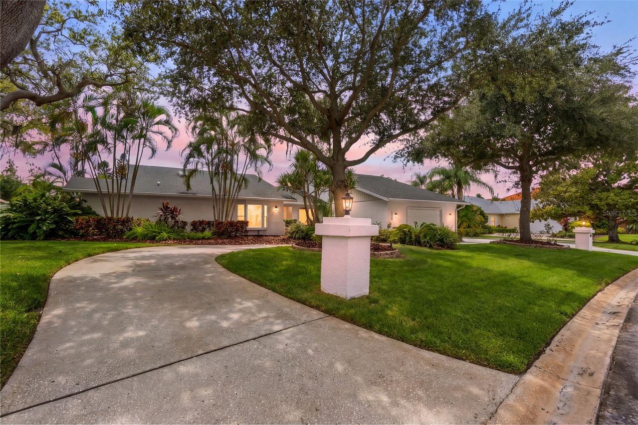2339 Kings Point Dr., Largo, FL 33774