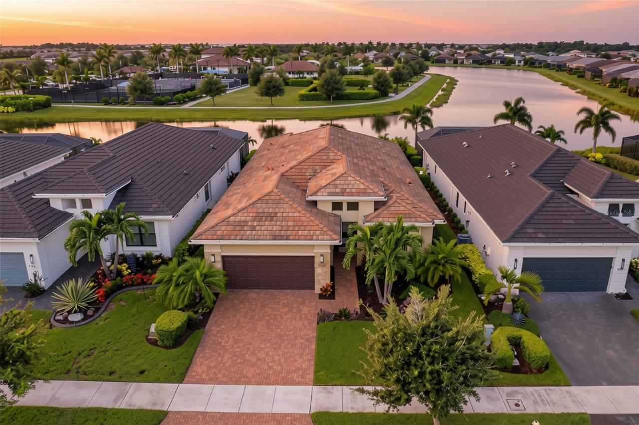 4925 Surfside Cir., Bradenton, FL 34211