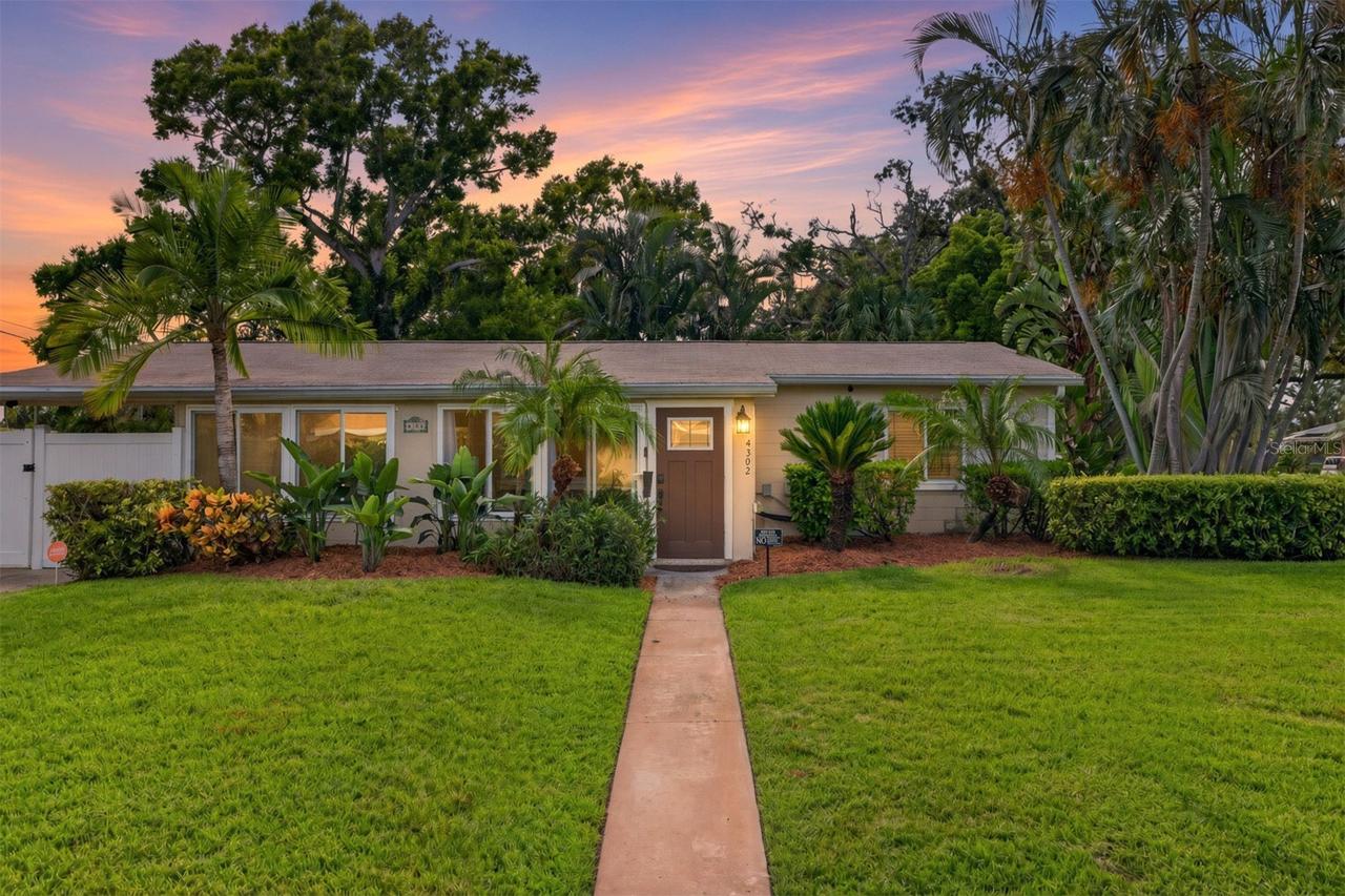 4392 Walnut St., St Petersburg, FL 33703