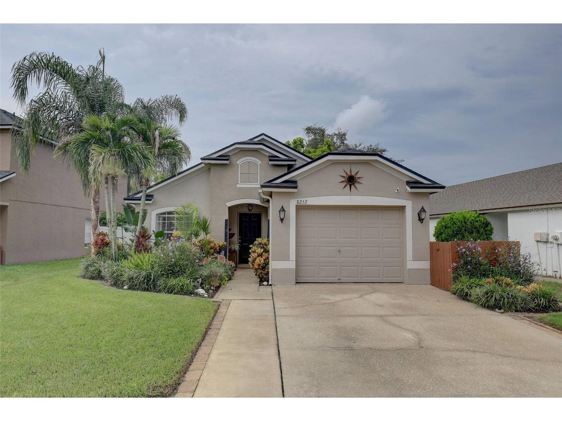 8252 Crescent Moon Dr., New Port Richey, FL 34655
