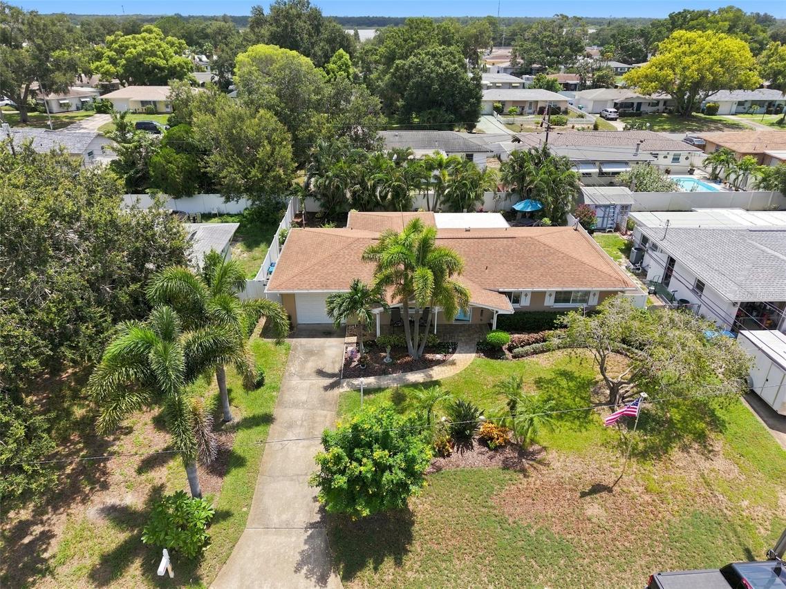 8919 109th Ln., Seminole, FL 33772