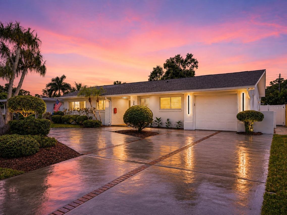 2400 66th Ter., St Petersburg, FL 33712