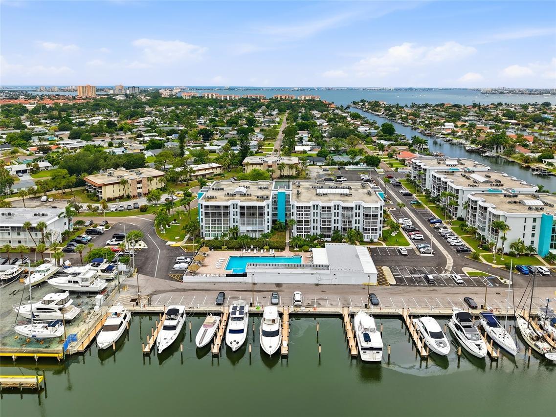 4900 38th Way #404, St Petersburg, FL 33711