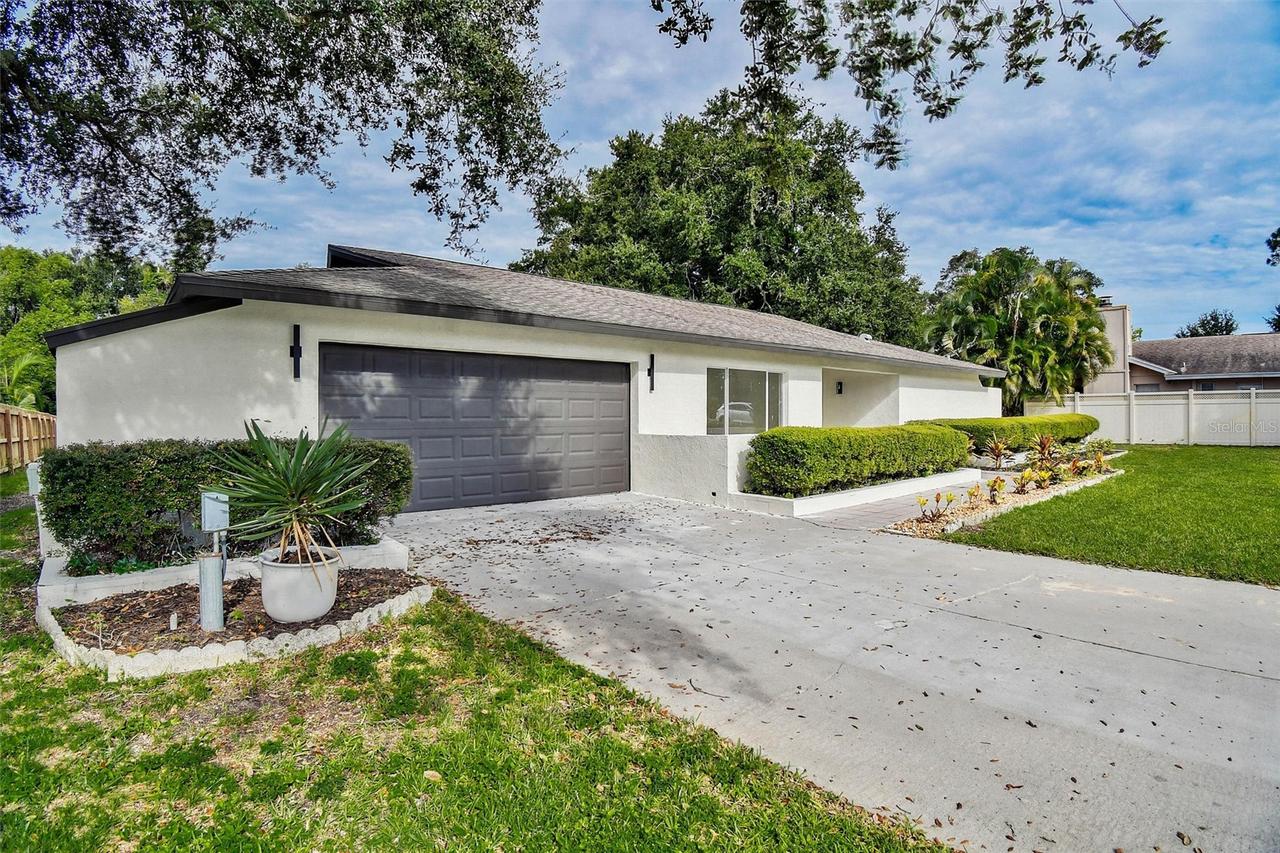 207 Dunbridge Dr., Palm Harbor, FL 34684
