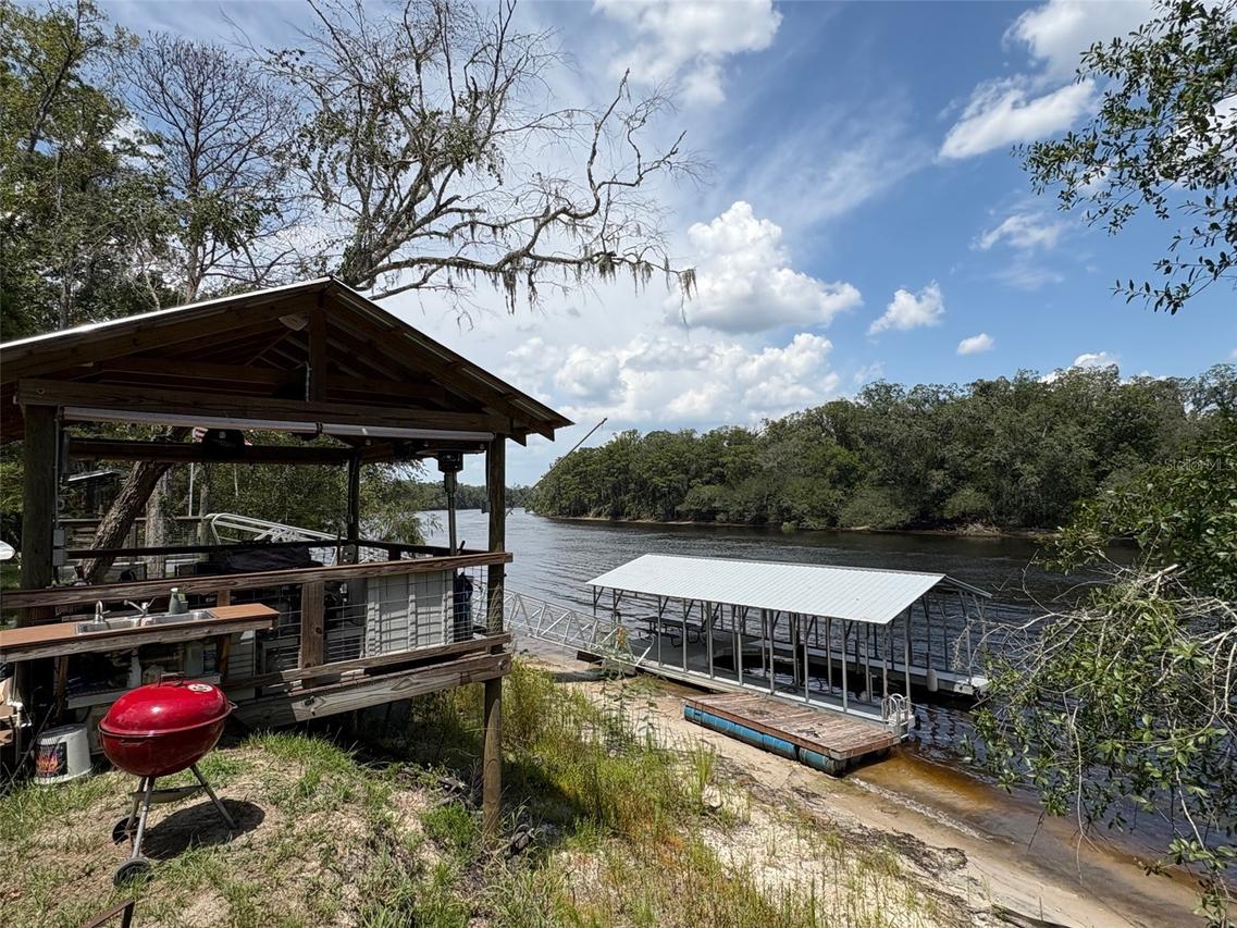 1551 NE 930th St., Old Town, FL 32680