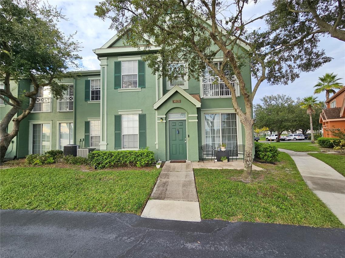 9018 Lake Chase Island Way, Tampa, FL 33626