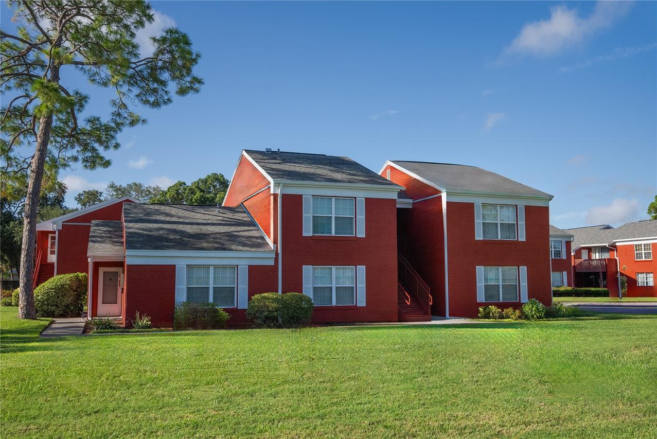 8210 12th Way #G, St Petersburg, FL 33702