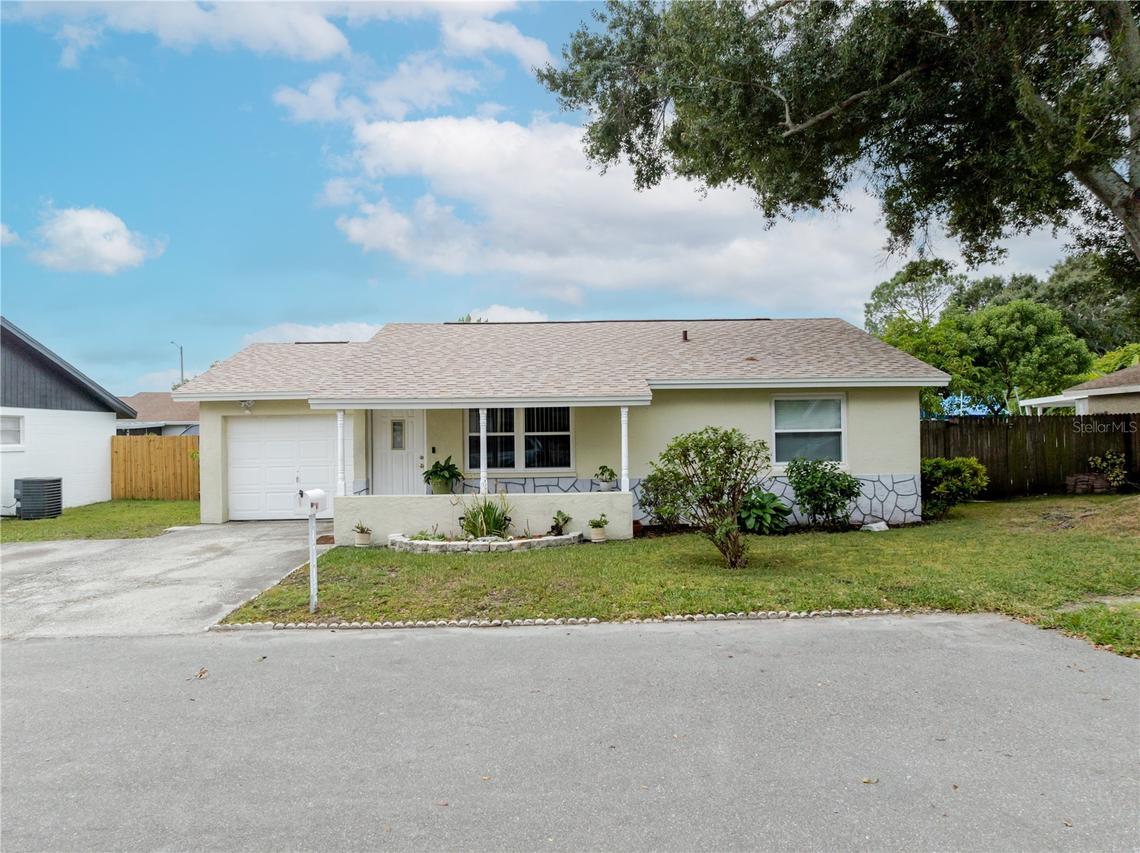 10118 Hunters Point Ct., Tampa, FL 33615