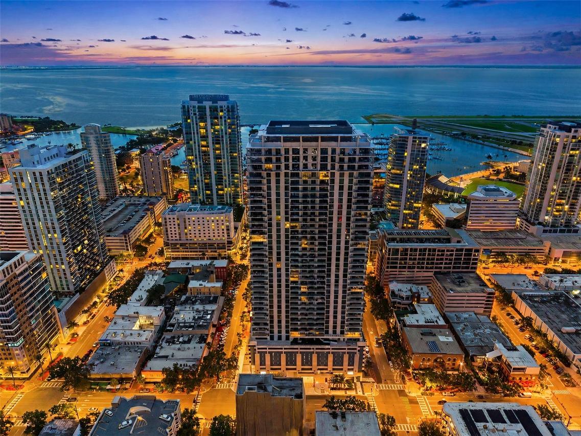 275 1st Ave. #1902, St Petersburg, FL 33701