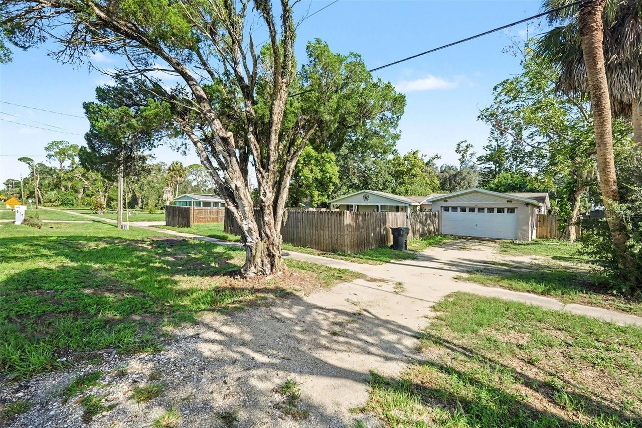 805 W College Ave., Ruskin, FL 33570