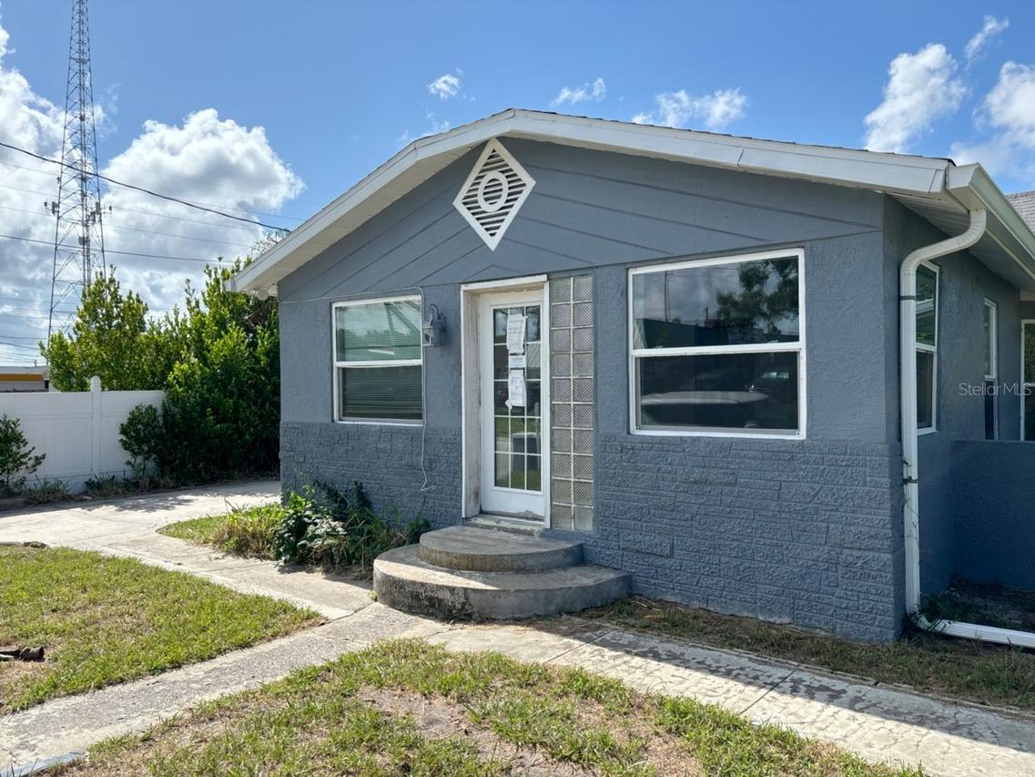 1169 Kingsley St., Clearwater, FL 33756