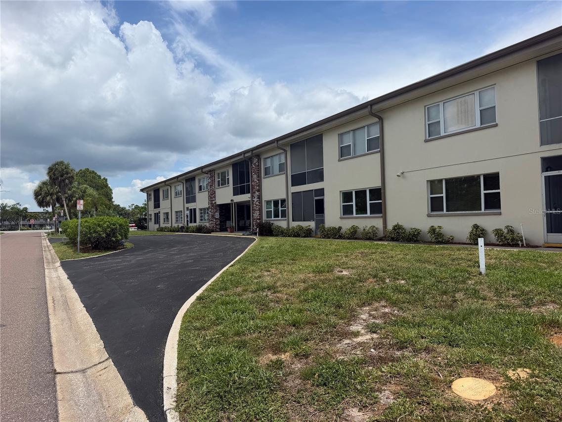 416 73rd Ave. #205, St Petersburg, FL 33702