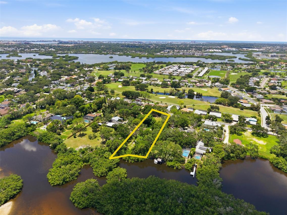 6495 Burning Tree Dr., Seminole, FL 33777