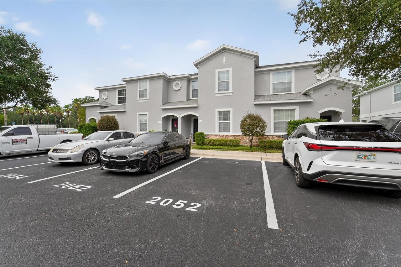 2052 Greenwood Valley Dr., Plant City, FL 33563