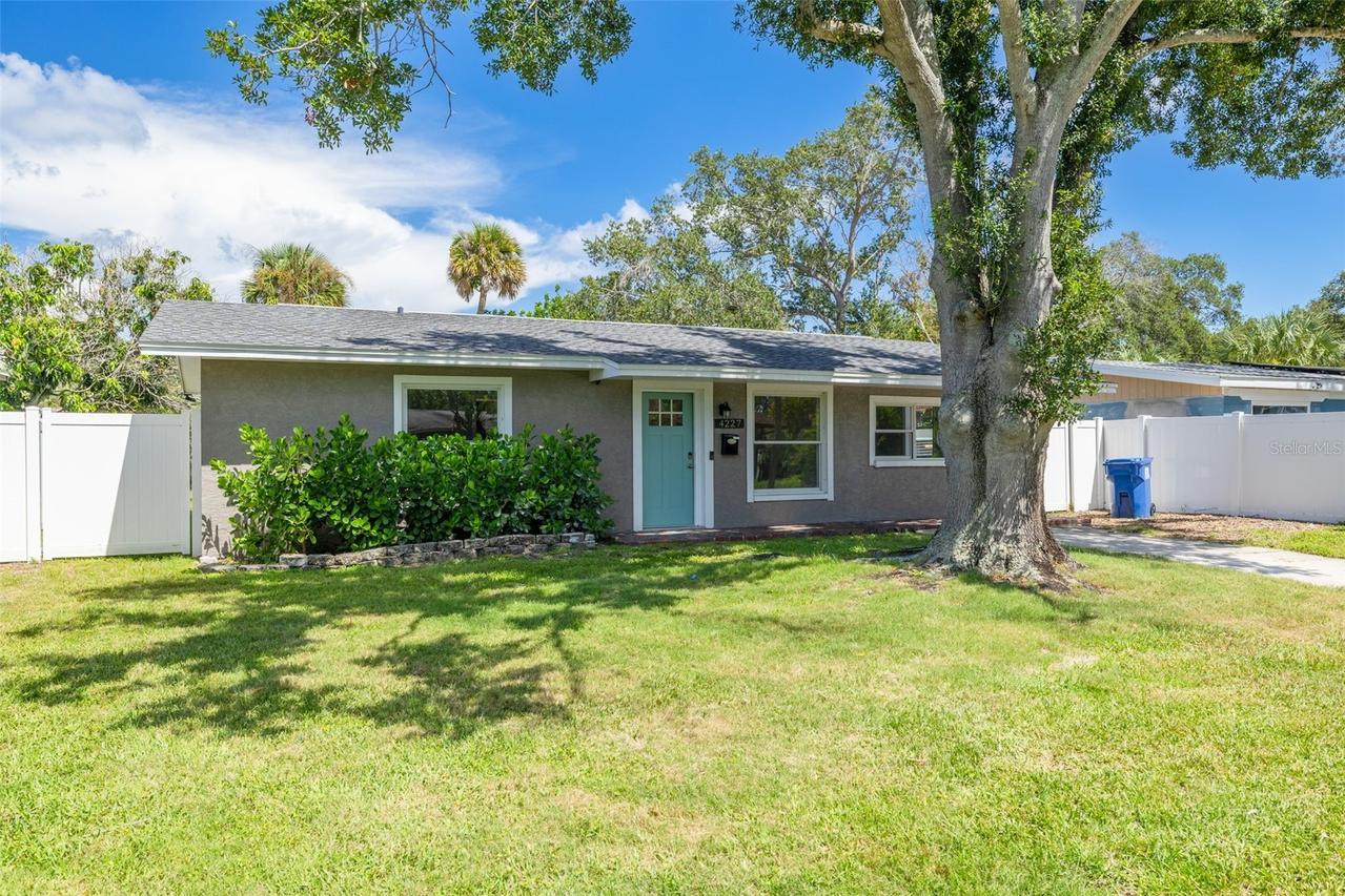 4227 Harrisburg St., St Petersburg, FL 33703