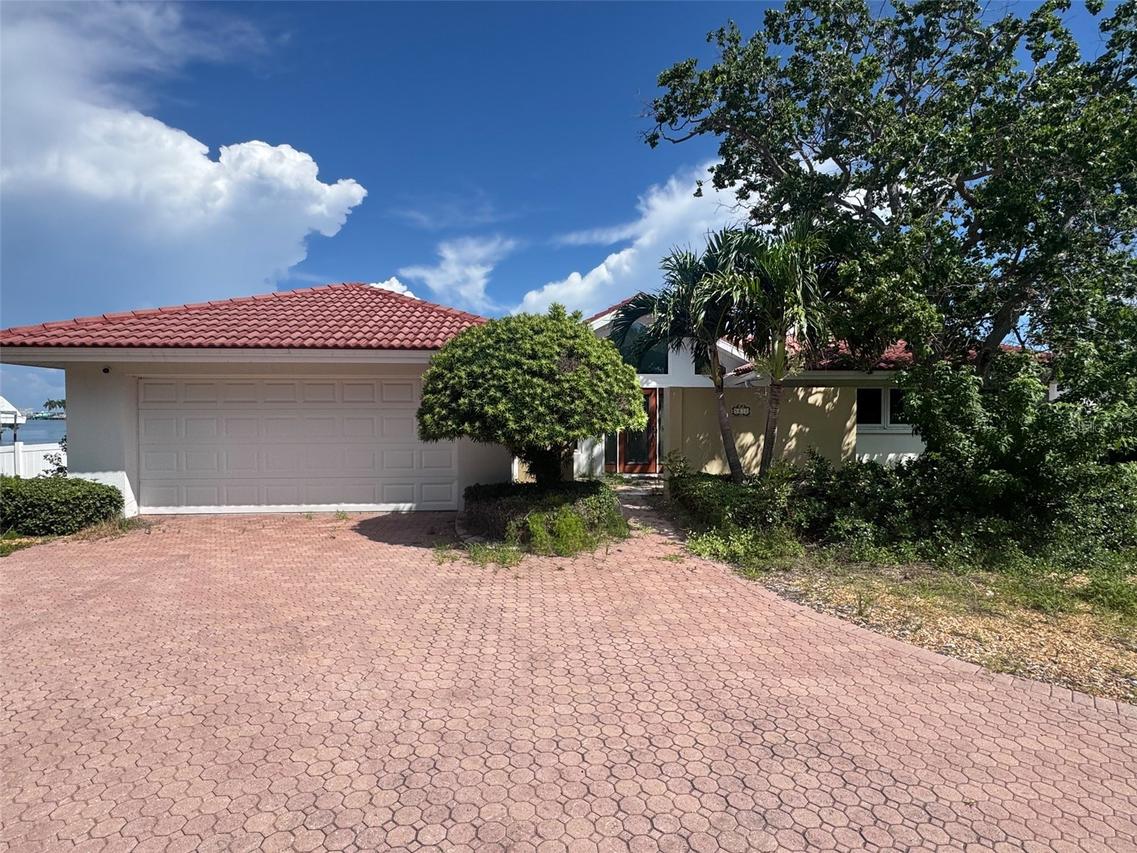 5810 Bahama Way, St Pete Beach, FL 33706