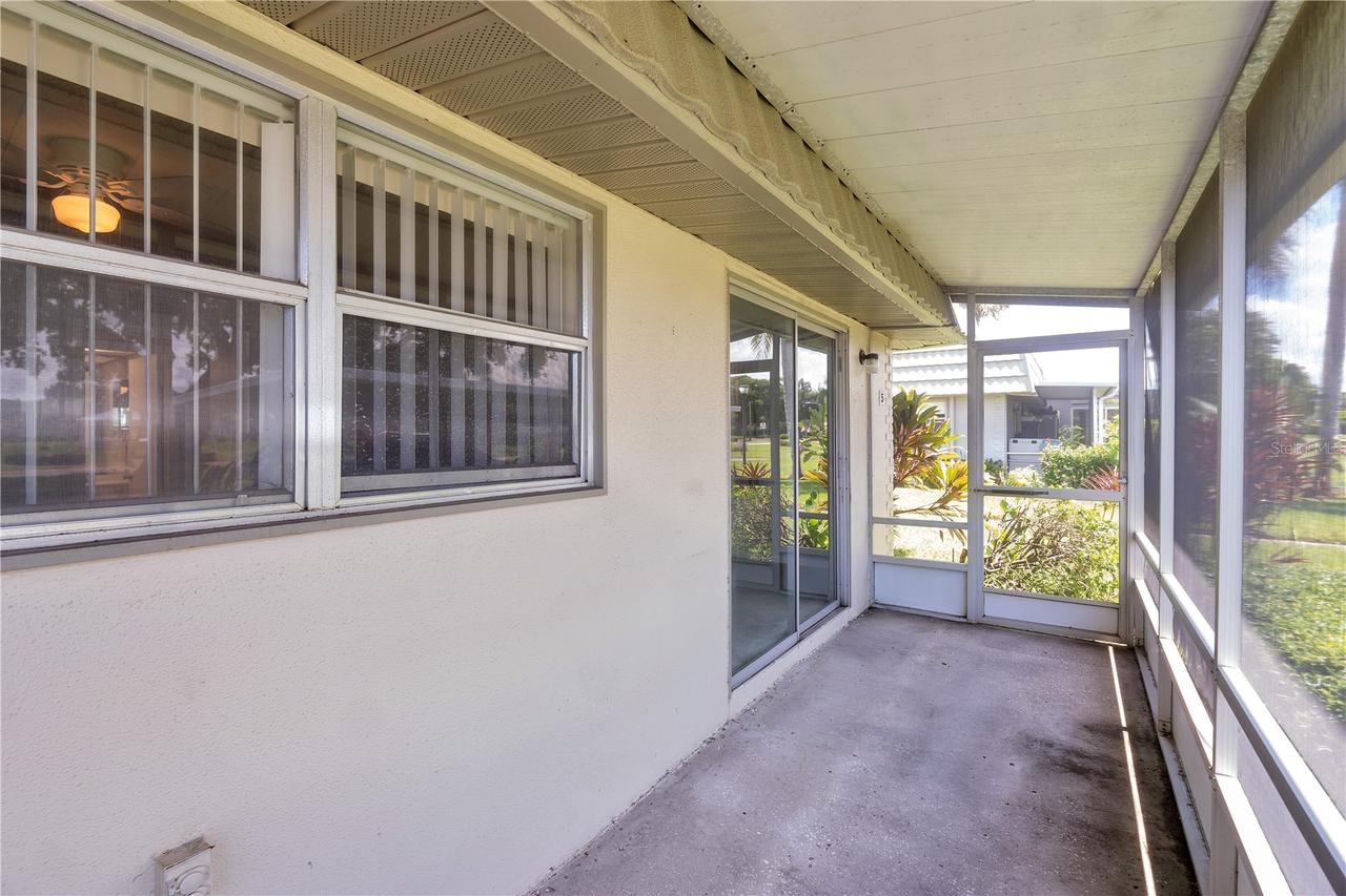 201 Kings Blvd. #5, Sun City Center, FL 33573