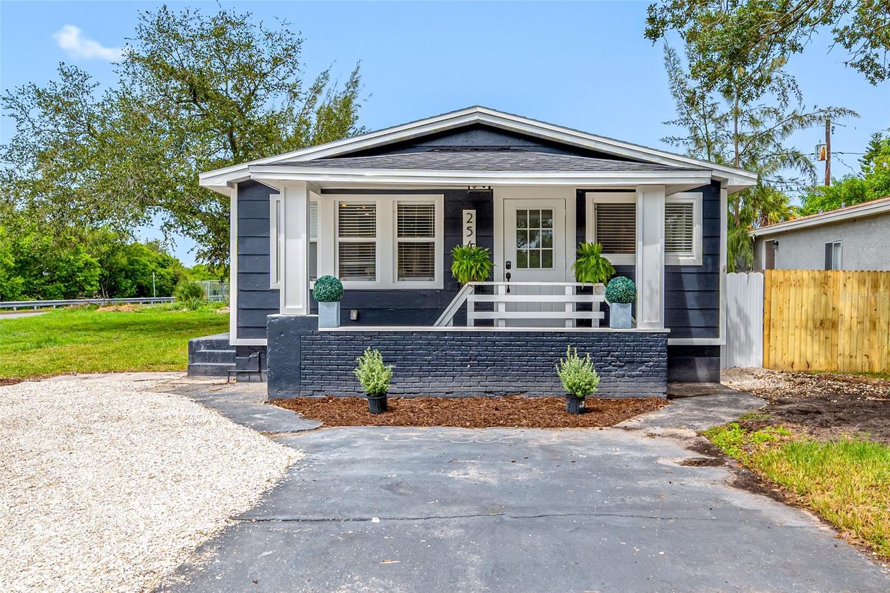 2547 Kingston St., St Petersburg, FL 33711