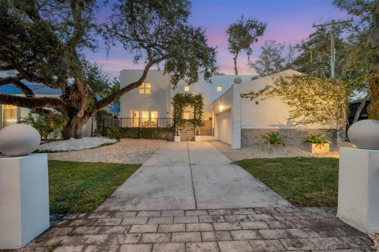 2701 Chambray Ln., Tampa, FL 33611