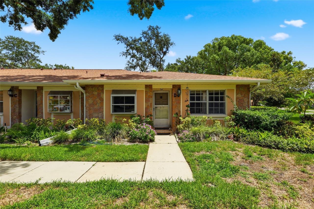 2211 Lark Cir. #D, Palm Harbor, FL 34684