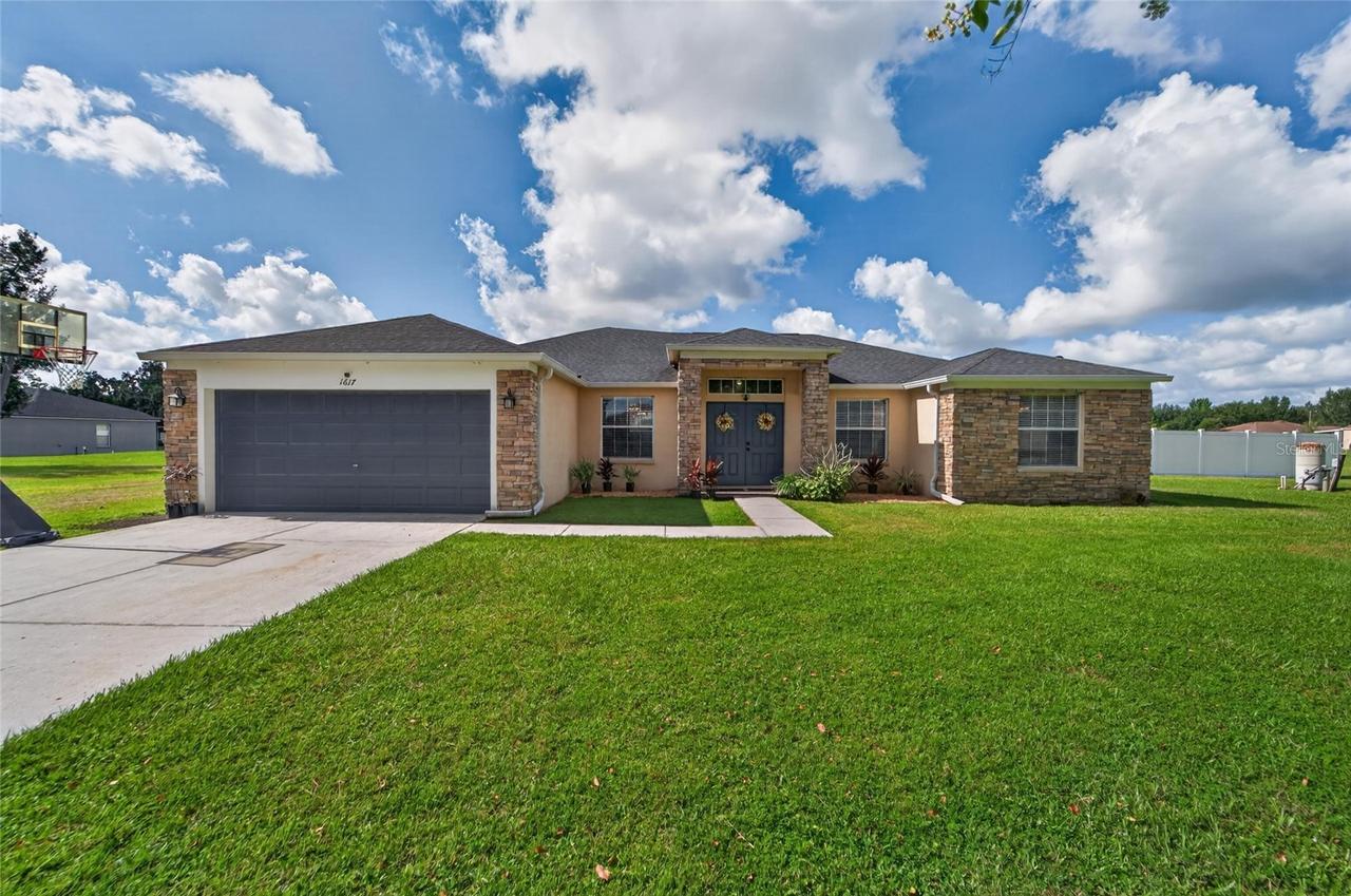 1617 Avondale Ridge Dr., Plant City, FL 33567