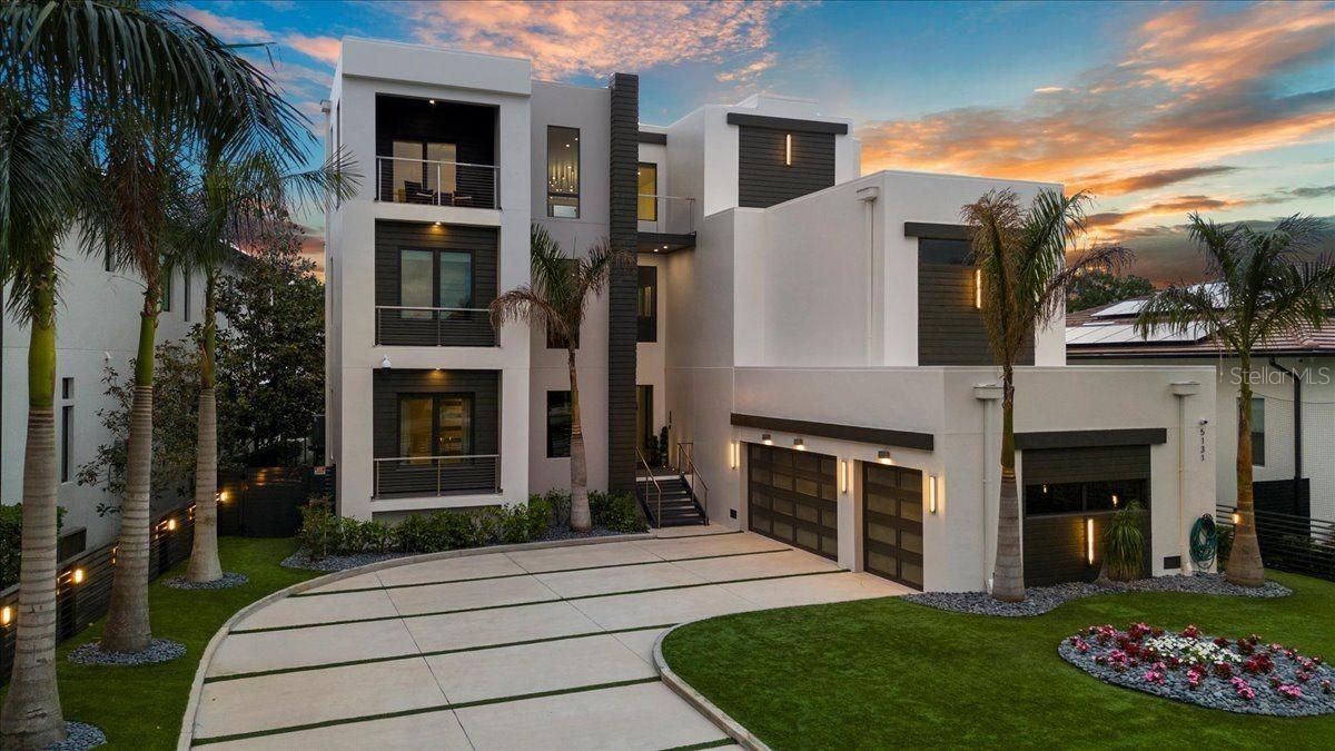 5131 W Neptune Way, Tampa, FL 33609