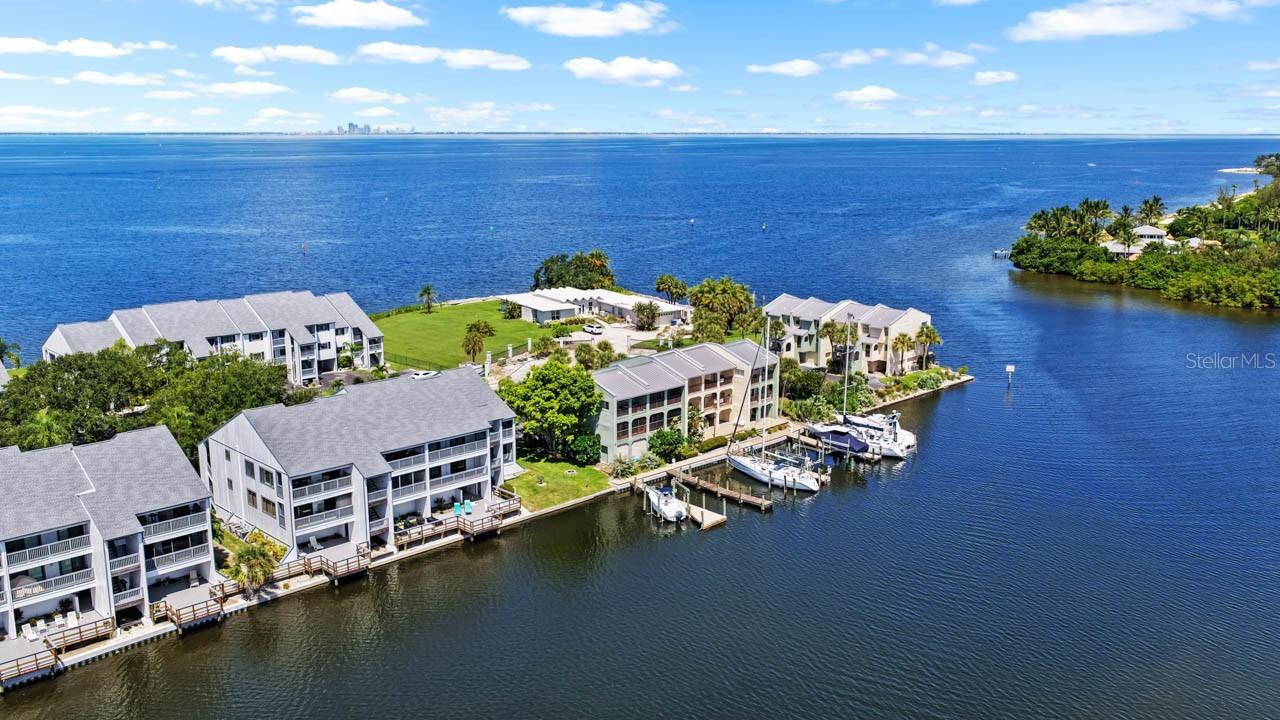 819 Bahia Del Sol Dr. #A, Ruskin, FL 33570