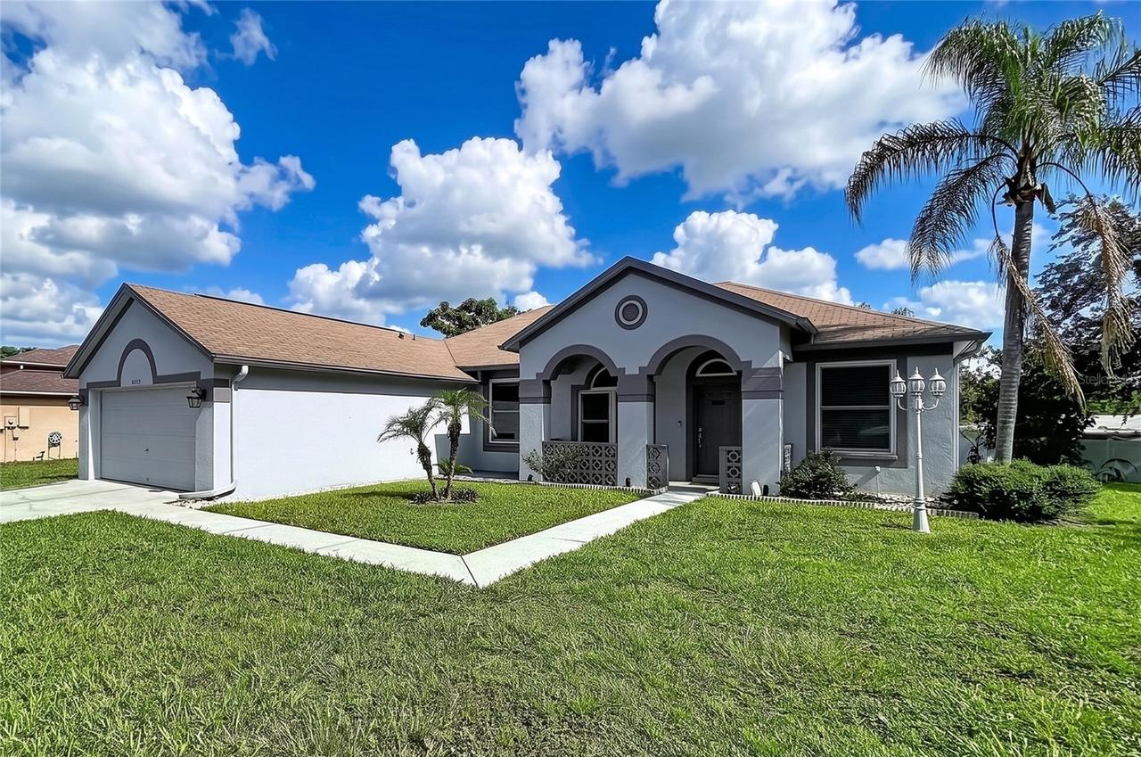 4209 Amber Ridge Ln., Valrico, FL 33594