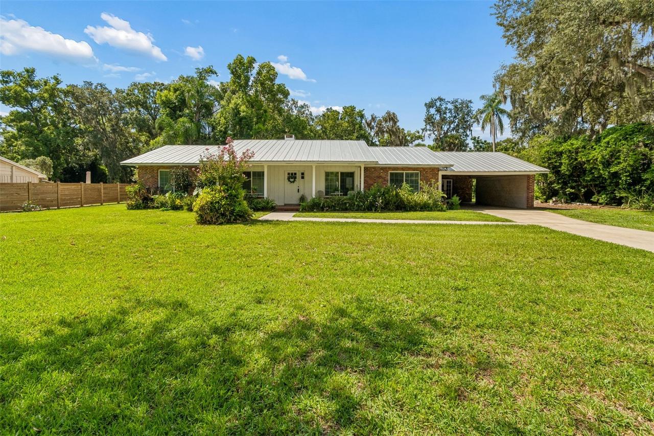 909 Tomlinson Dr., Lutz, FL 33549