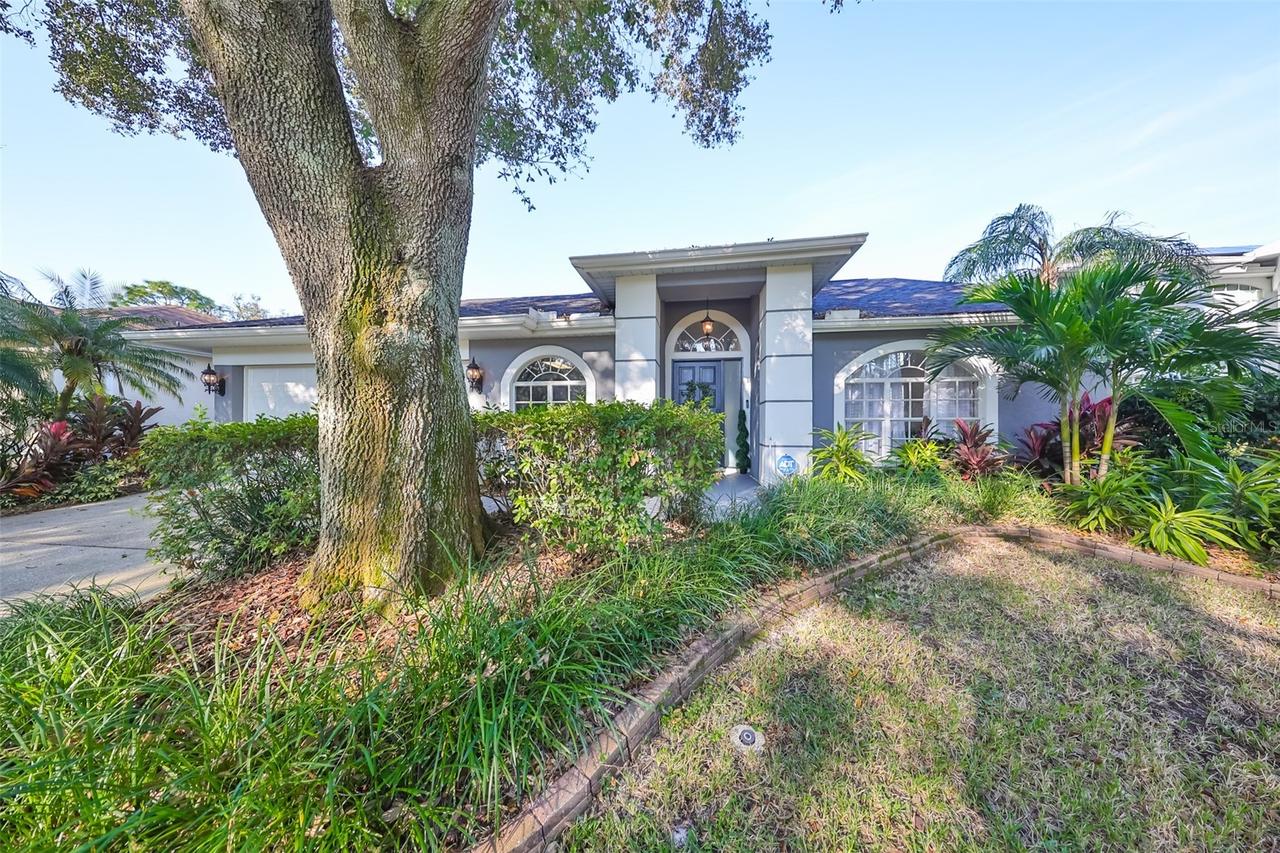 9309 Hampshire Park Dr., Tampa, FL 33647