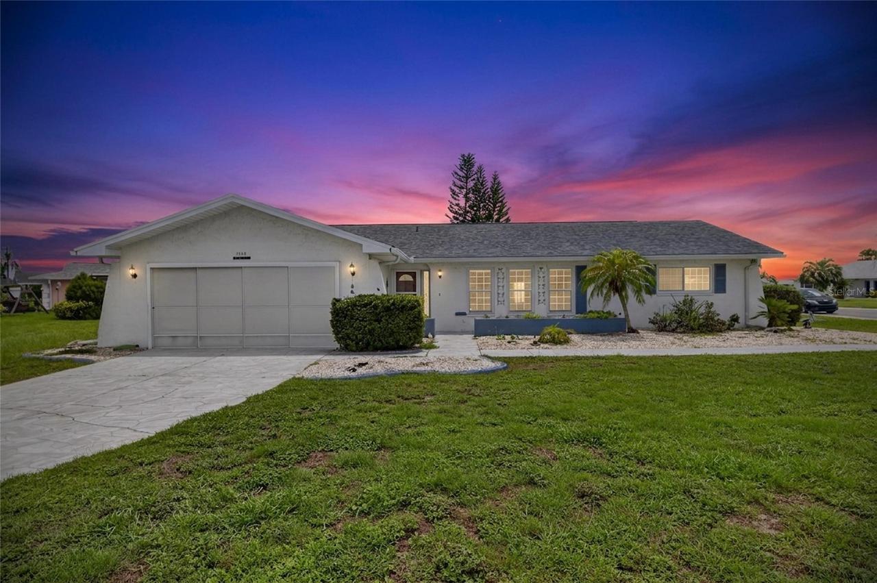 1743 Coco Palm Cir., Sun City Center, FL 33573