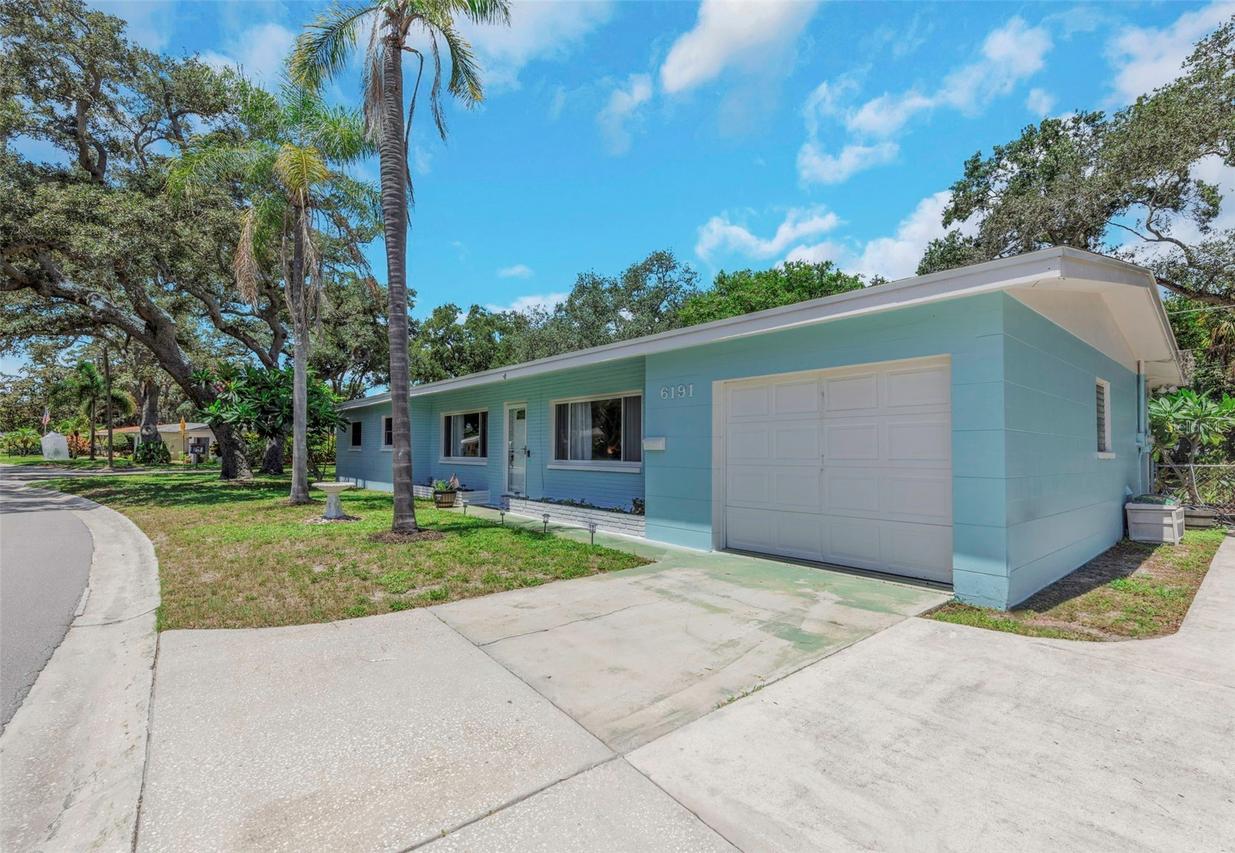 6191 6th Ave., St Petersburg, FL 33707