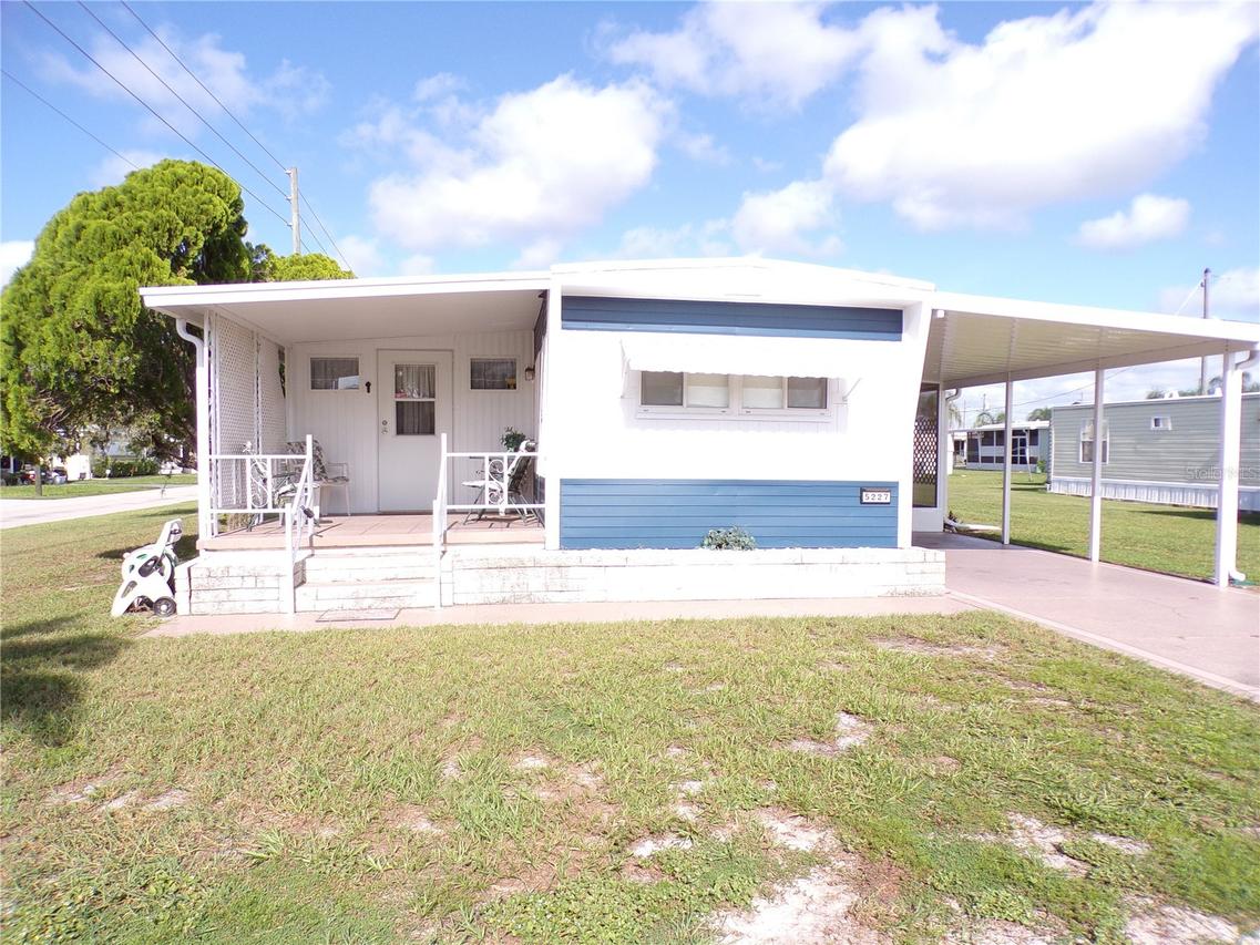 5227 Betty St., Zephyrhills, FL 33542