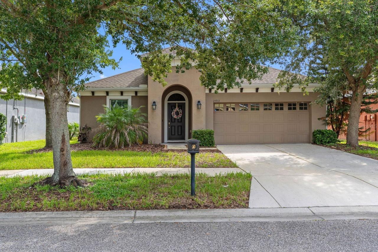 15913 Oakleaf Run Dr., Lithia, FL 33547