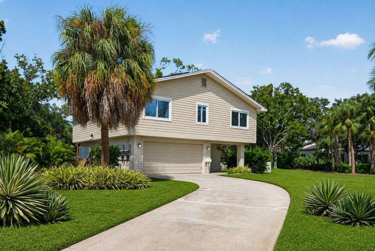 1300 Pleasant Way, St Petersburg, FL 33705
