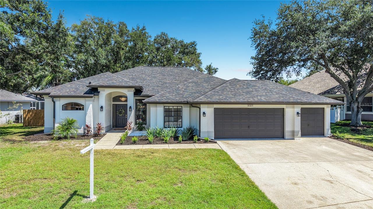 927 Whippoorwill Dr., Palm Harbor, FL 34683