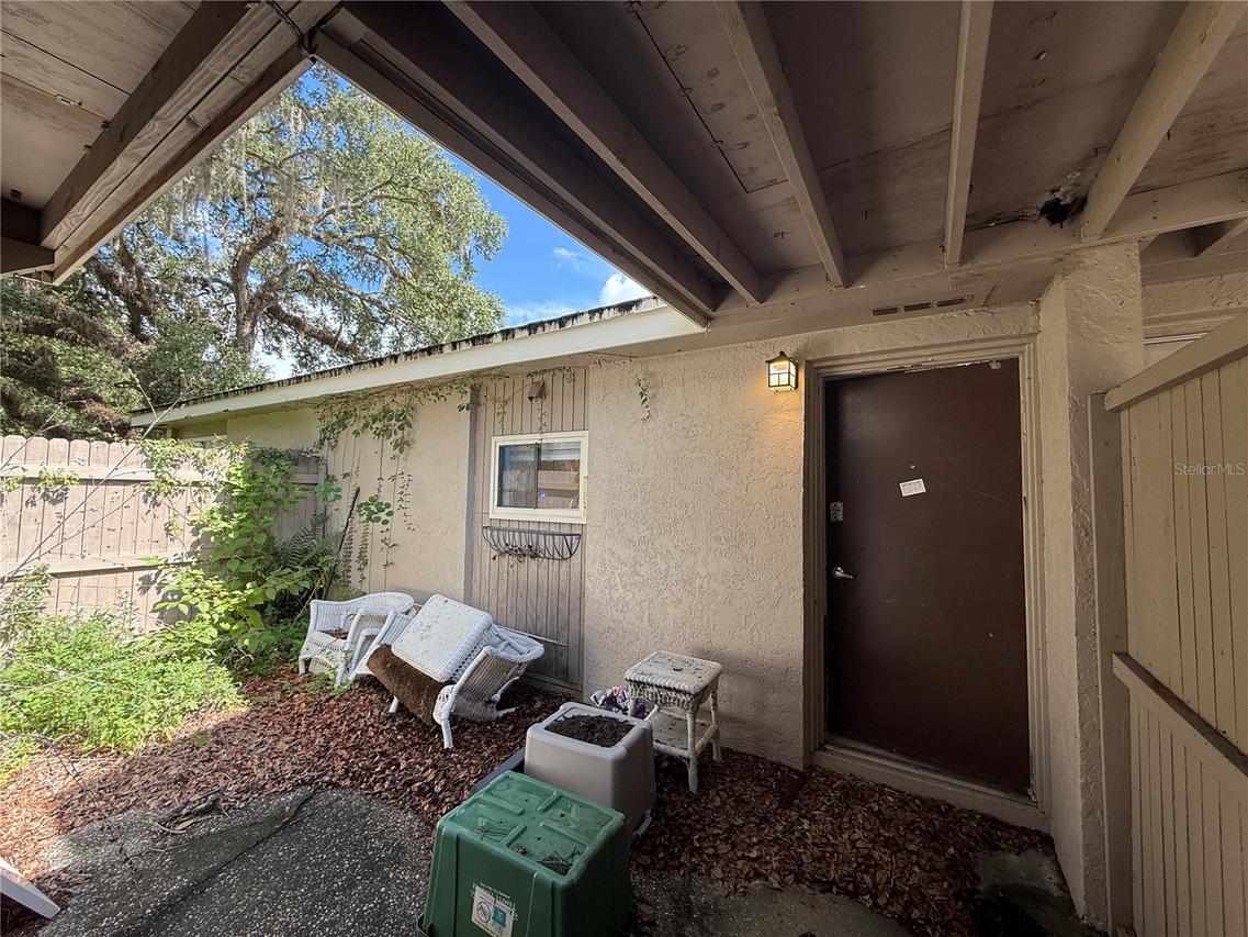 8649 Lake Isle Dr. #182, Temple Terrace, FL 33637