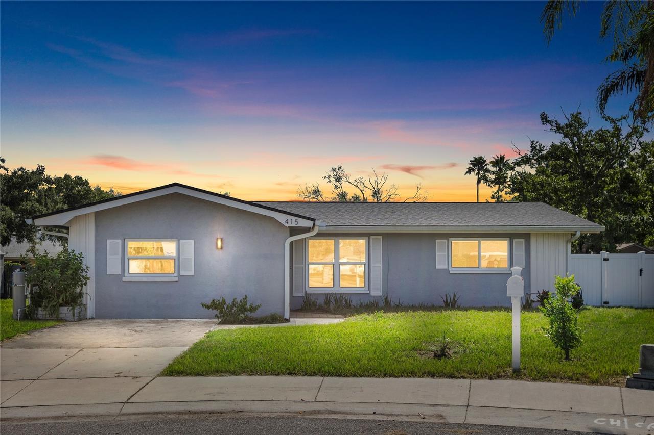 415 Maplewood Cir., Oldsmar, FL 34677