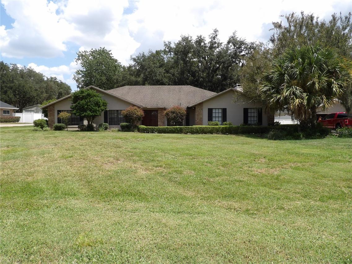 6282 Forestwood Dr., Lakeland, FL 33811