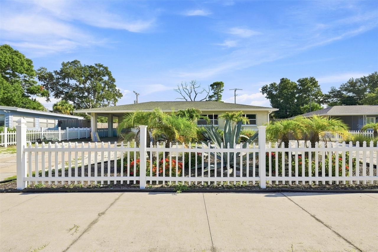 2304 Stanford Ave., Bradenton, FL 34207