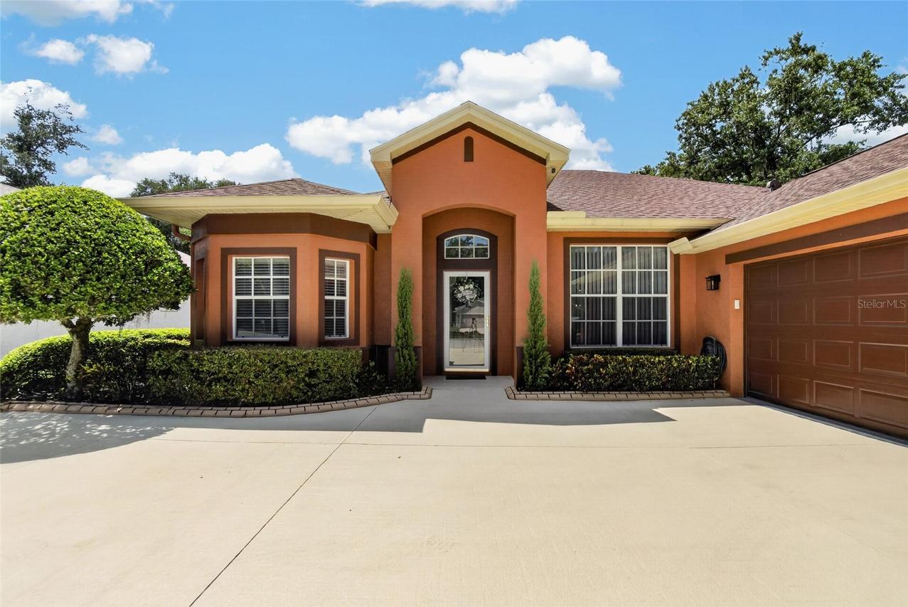 2803 Brooke Pines Ct., Plant City, FL 33566