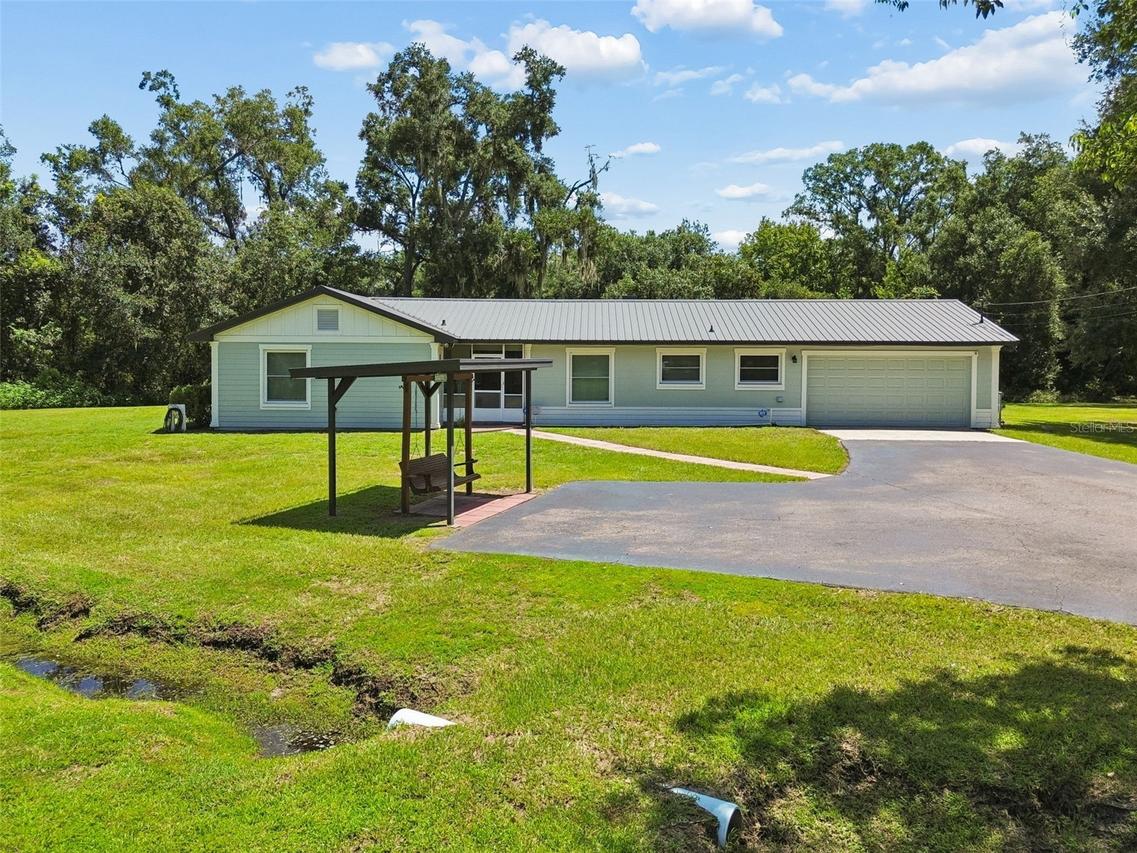 2321 Wooten Rd., Dover, FL 33527