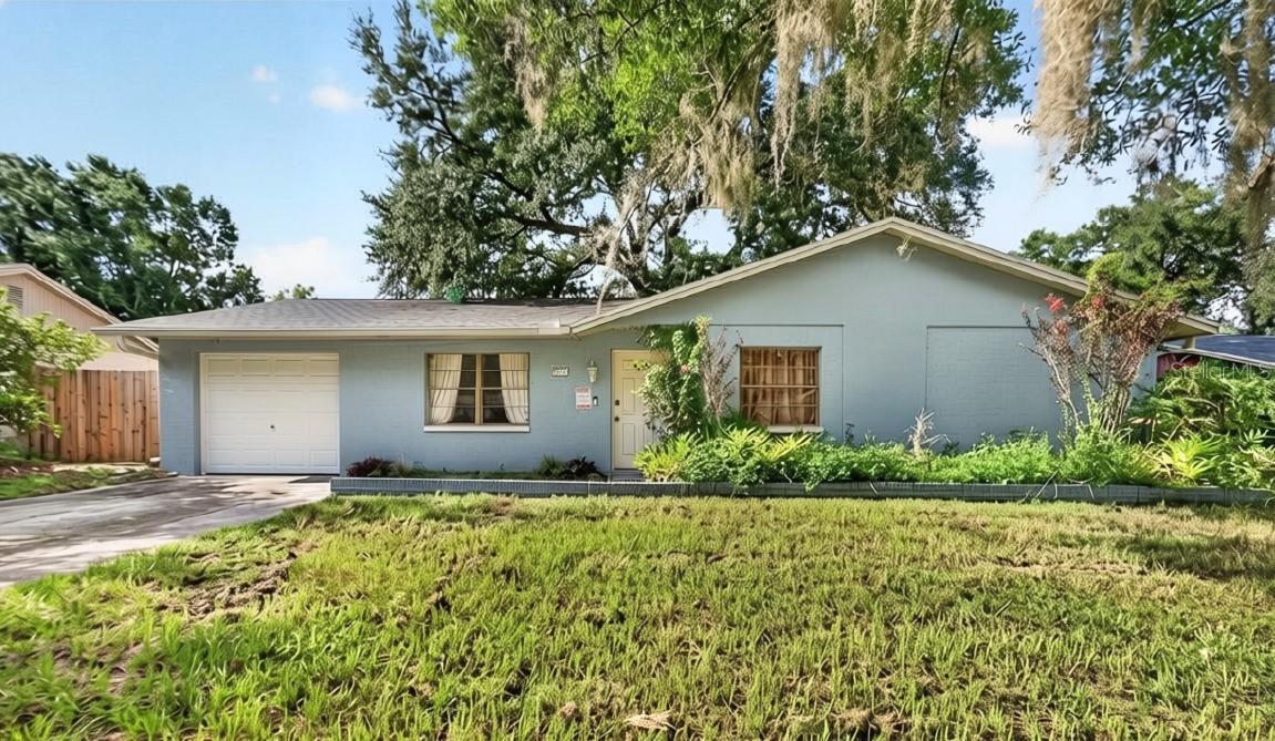 1917 Cedarbrooke Dr., Lutz, FL 33549