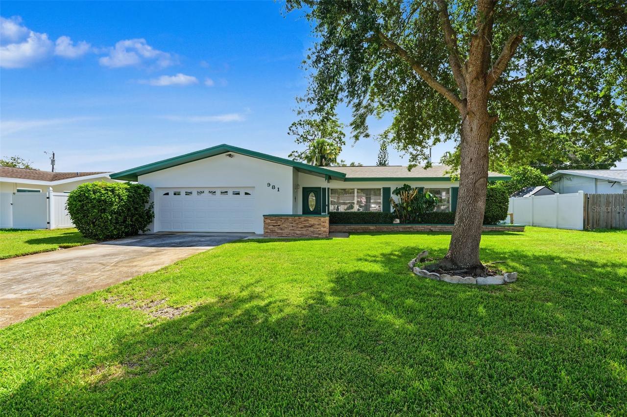 981 Stephen Foster Dr., Largo, FL 33771