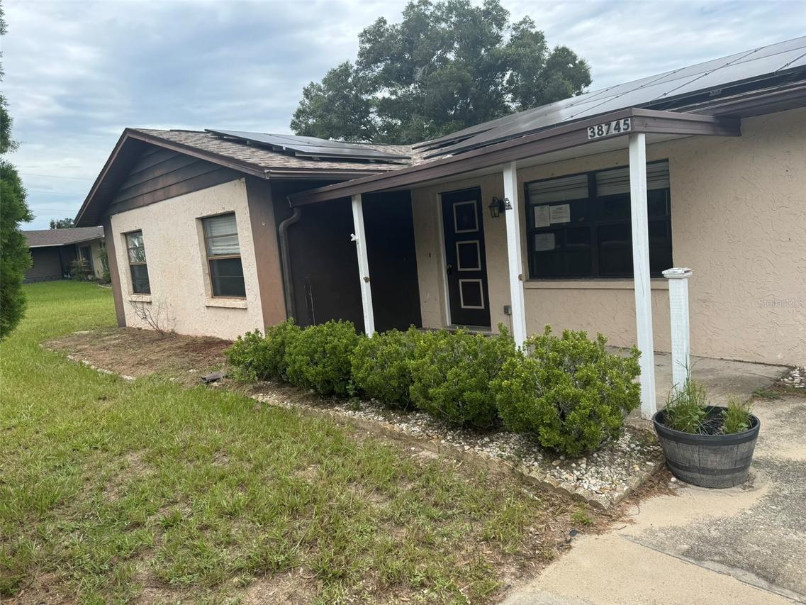 38745 Cambridge Dr., Zephyrhills, FL 33540