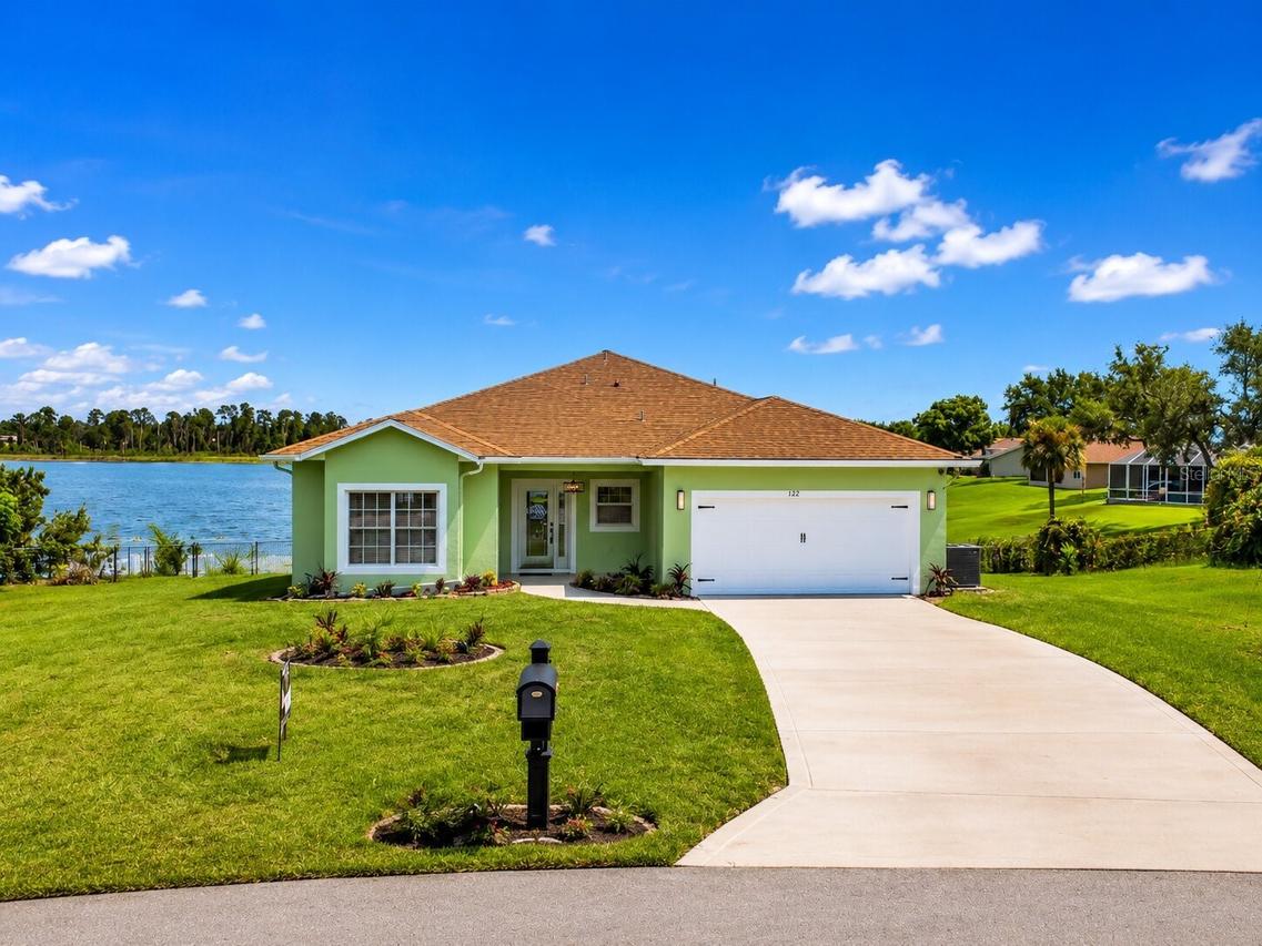 2122 Dumas Dr., Deltona, FL 32738